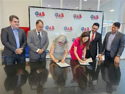 Foto da Notícia: OAB-MT promove pós-graduação em Direito Empresarial através de parceria com a Unemat